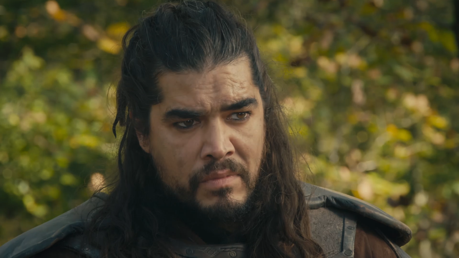 Uğur Pektaş dizide Kayının korkusuz alpi her türlü pusatın ustası Abdurrahman’a hayat verirken; Ahmet Olgun Sünear ise Orhan Bey’in can dostu, Kayı’nın heybetli alpi Kan Turalı karakterini canlandıracak.