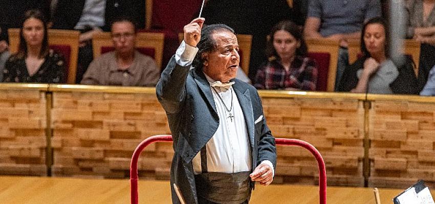 Cumhuriyet Konserinde Dünyaca Ünlü Şef: Alexander Rahbari CRR Senfoni Orkestrası’nı Yönetmek İçin İstanbul’da!- Güncel Haberler