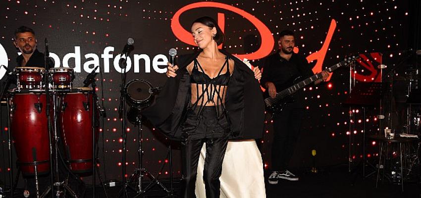 Zeynep Bastık’tan Vodafone Red İşbirliğiyle  Yeni Akustik Performans Serisi- Güncel Haberler