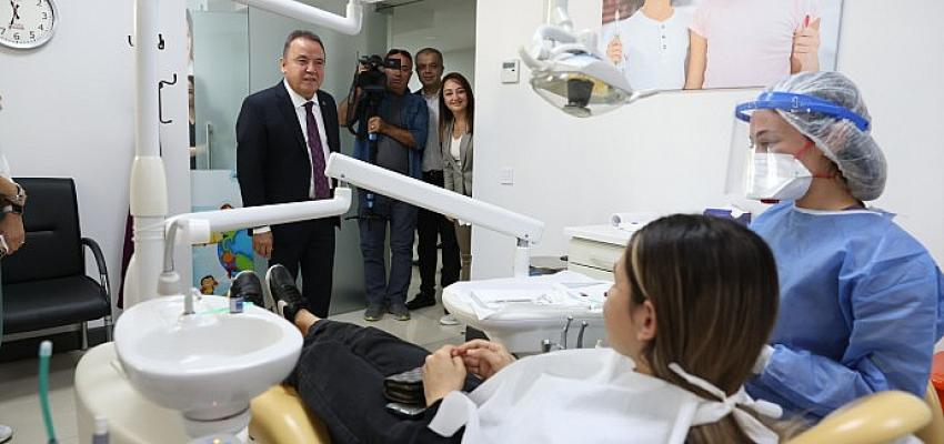 Başkan Böcek, Büyükşehir Sağlık Merkezini ziyaret etti- Güncel Haberler