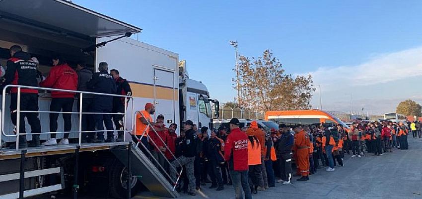 Zeytinburnu Belediyesi Arama Kurtarma Ekipleri ‘Deprem Tatbikatı’nda- Güncel Haberler