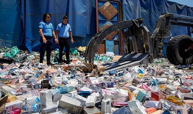 Antalya Büyükşehir Zabıtası 5 bin 807 sahte parfüme el koydu- Reyting Tv