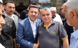 Cuma Namazını restorasyon çalışmaları tamamlanan Aşağı Bekdik Camii’nde kılan Nevşehir Belediye Başkanı Rasim Arı, namaz sonrasında aşure dağıtımına katıldı- Güncel Haberler