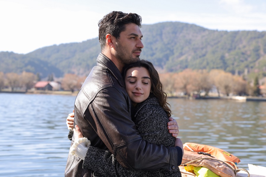 Zembilli 7.Bölüm Özeti: İlyas Esma’yı Kaçırıyor!