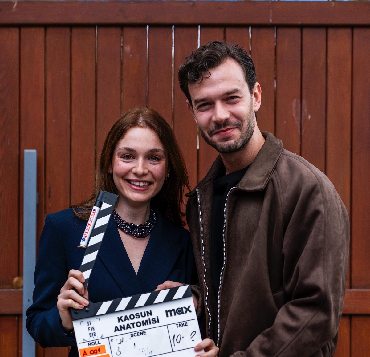 Max Original Dizisi ‘Kaosun Anatomisi’ Sete Çıktı!