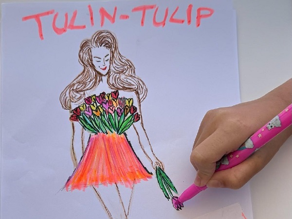 Süper Model Tülin Şahin’in 6 Yaşındaki Kızı Siena’dan, Annesine Lale Konseptli Kıyafet Sürprizi… Tülin Şahin, 11. Laleli Fashion Shopping Festival Açılış Defilesine Kızının Çizdiği Kıyafetin Tasarımı ile Çıkacak. Tülin Şahin, “Kızımın Sürprizi Beni Çok Duygulandırdı…