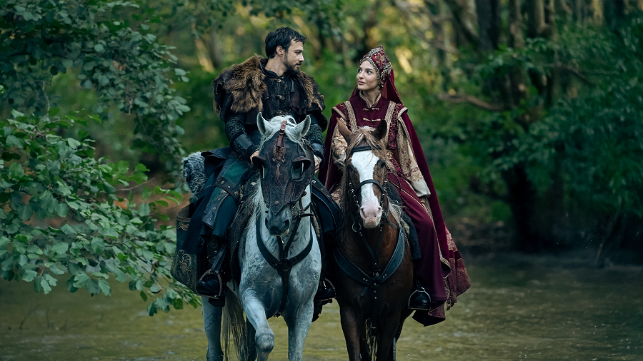 Yakında atv ekranlarında başlayacak olan, yapımını Bozdağ Film’in gerçekleştirdiği Kuruluş Dizisi’nin devamı olan ‘Kuruluş Orhan’; yeni hikayesi, yeni dünyası ve müthiş oyuncu kadrosuyla yayınlanmadan sezonun en çok konuşulan dizisi oldu. ‘Kuruluş Orhan’ setinden oyuncu röportajları da gelmeye devam ediyor. Dizinin Nilüfer Hatun’u Mahassine Merabet dizi ve canlandırdığı Nilüfer Hatun karakteri ile ilgili Bozdağ Film Youtube kanalına açıklamalarda bulundu. 