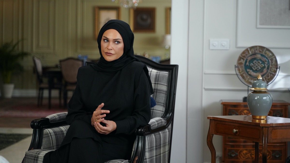 Aynı Yağmur Altında’nın En Dikkat Çeken Karakteri: Fazilet Aydan