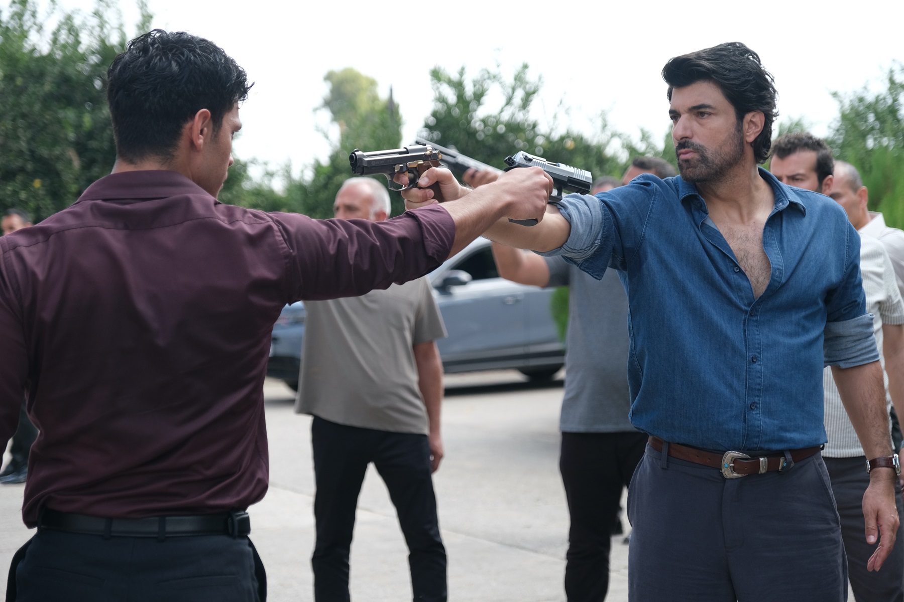 Show TV’nin, yapımını Süreç Film’in üstlendiği; senaryo süpervizörlüğü ve yönetmenliği başarılı yönetmen Yağız Alp Akaydın tarafından gerçekleştirilen, senaryosunu Hasan Tolga Pulat, Ozan Ağaç ve Seçil Çömlekçi’nin kaleme aldığı yeni dizi ‘Bereketli Topraklar’, ilk bölümüyle 2 Kasım Pazar akşamı izleyici karşısına çıkıyor.