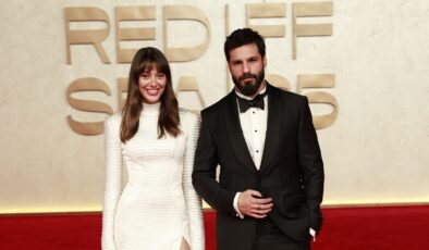 Dilan Çiçek Deniz & Serkan Çayoğlu Red Sea Uluslararası Film Festivali’nin Açılış Gecesine Damga Vurdu