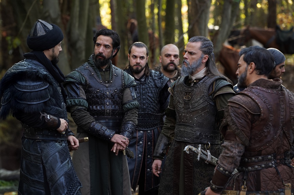 Kutsal Mabed Şövalyeleri, Prenses Asporça’ya pusu kurar. Hector’un planlarını bozmakta kararlı olan Orhan Bey, bu hain saldırıya izin vermez. Asporça’nın hayatını kurtaran Orhan Bey, beklenmedik bir şekilde Prenses’in öfkesini daha da büyütecek gelişmelerin fitilini ateşler.