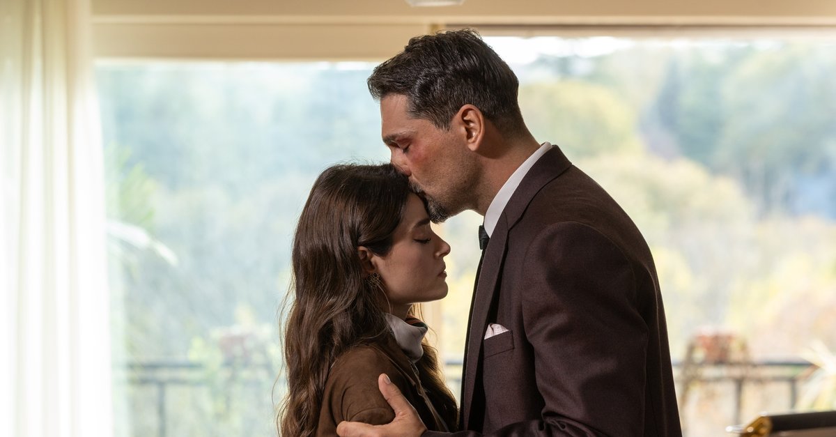 ATV’nin iddialı dizisi Aynadaki Yabancı ise yüzleşmelerin sertleştiği bir bölümle seyirci karşısındaydı. Emirhan’ın psikolojik üstünlüğü ele geçirdiği planı ve Defne’nin zor kararları diziyi yarışta güçlü tutmayı başardı.