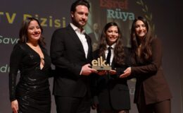 Sabancı Üniversitesi’nden ‘Eşref Rüya’ya Çifte Ödül!