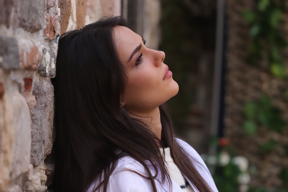 Duygusal sahneleri ve güçlü oyuncu kadrosuyla dikkat çeken Cennetin Çocukları, 17 Kasım Pazartesi akşamı yine izleyiciyi ekran başına kilitledi.