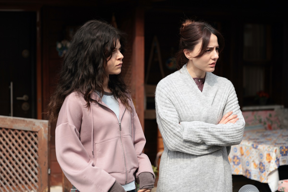 Star’ın merakla beklenen yeni dizisi ‘Çirkin’ izleyicileri Hisarlı Mahallesi’ne götürecek!