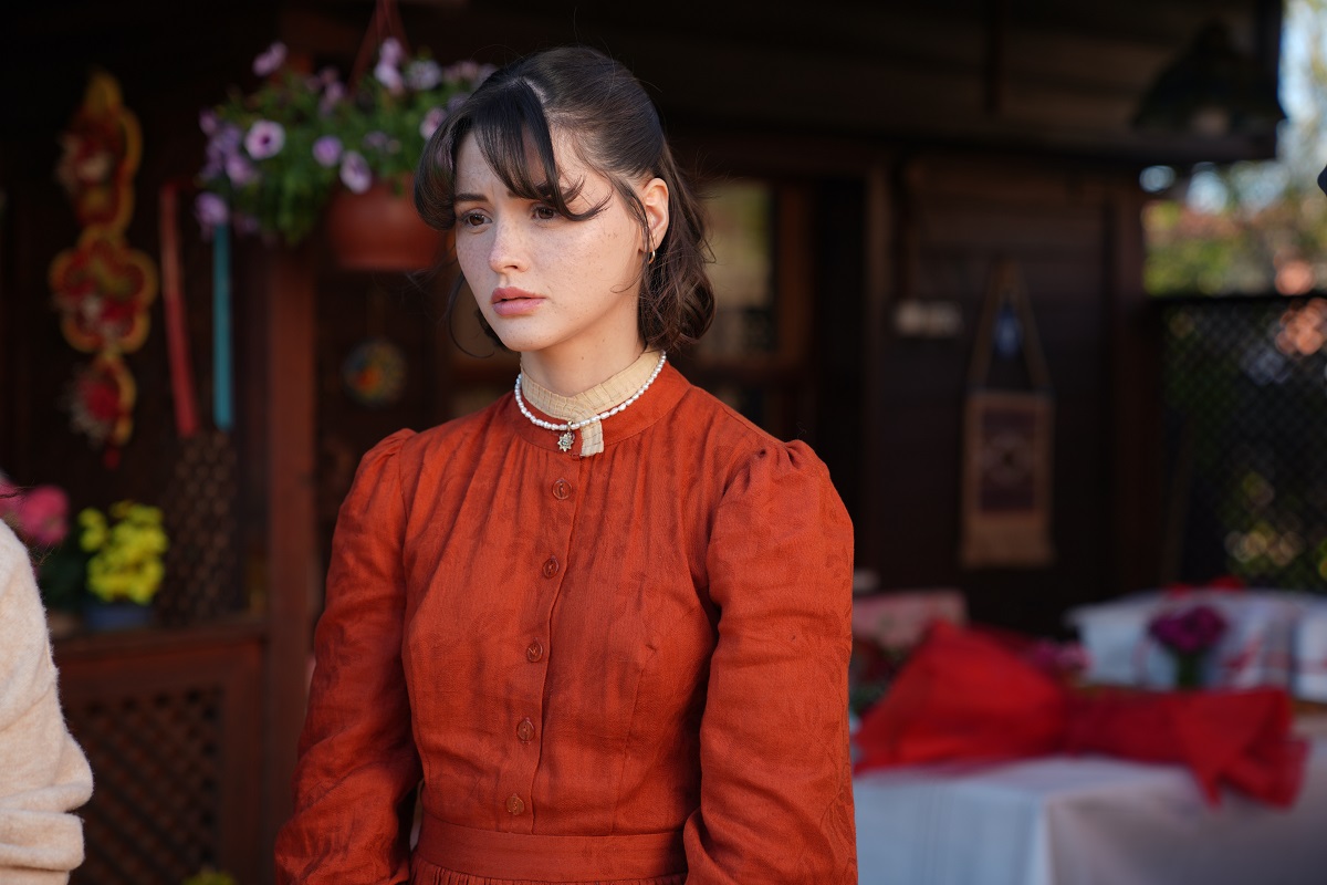 Yapımını 25 Film’in, yapımcılığını Fırat Parlak ve Koray Şahin’in üstlendiği, yönetmen koltuğunda Burcu Alptekin ve Merve Çolak‘ın oturduğu, çarpıcı karakterleri ve konusuyla  merak uyandıran STAR’ın yeni dizisi Çirkin, altıncı bölümüyle ekrana geliyor.

