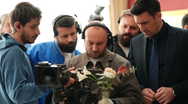 Çirkin’den Kamera Arkası Kareler Paylaşıldı!