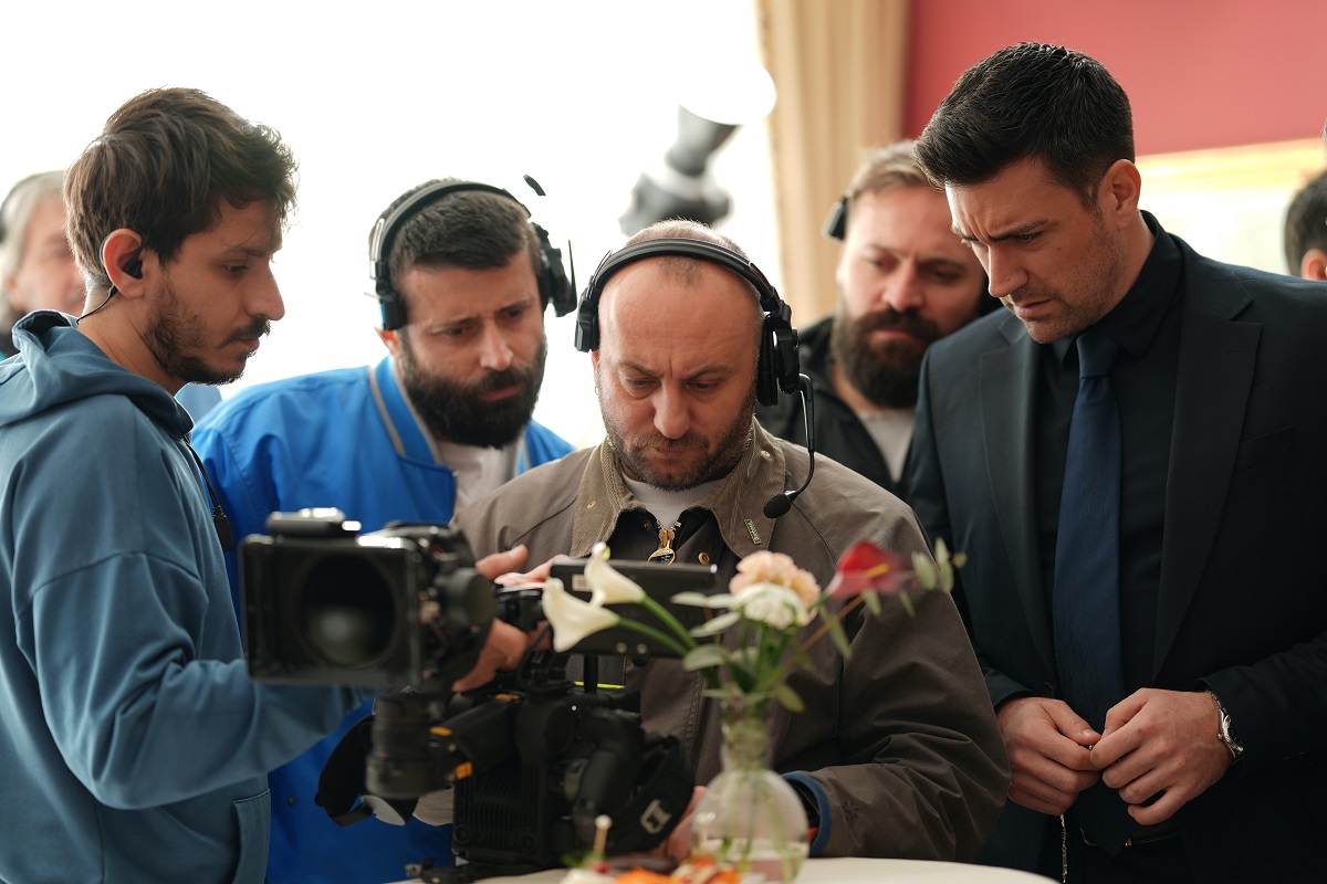 Çirkin’den Kamera Arkası Kareler Paylaşıldı!