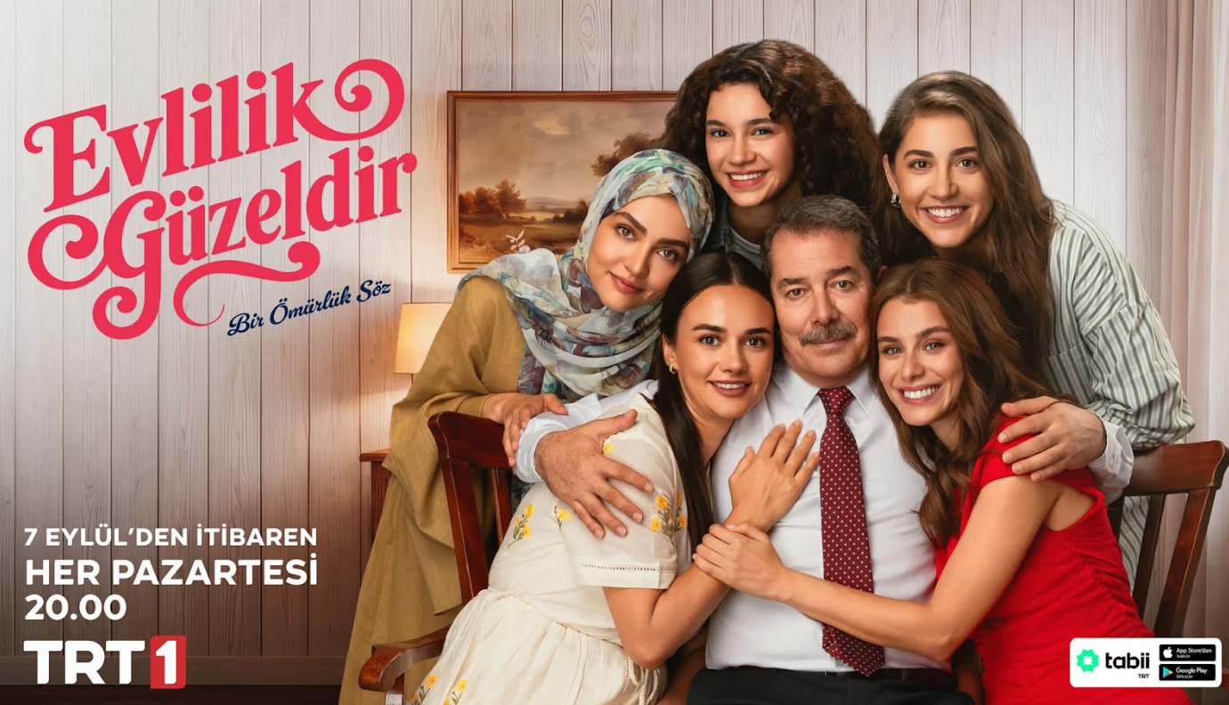 TRT 1’İN YENİ DİZİSİ “EVLİLİK GÜZELDİR”DEN  İÇLERİ ISITAN YENİ AFİŞ!