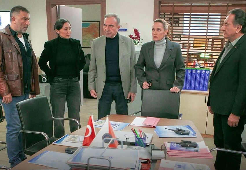 Arka Sokaklar’a 21 yıl sonra final kararı: Efsane dizi ekranlara veda ediyor