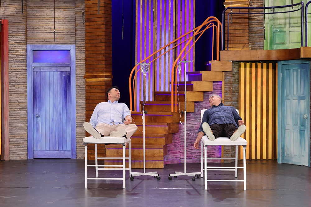 Show TV’nin yapımını BKM’nin üstlendiği, televizyon ve tiyatro tarihine adını altın harflerle yazdıran programı ‘Güldür Güldür Show’ cumartesi akşamı 437’nci bölümüyle ekrana geliyor. Yıllardır sayısız başarıya imza atan, komedinin vazgeçilmez programı haline gelen ‘Güldür Güldür Show’ fenomen karakterleri ve gündem yaratan skeçleri ile güldürmeye devam ediyor. 