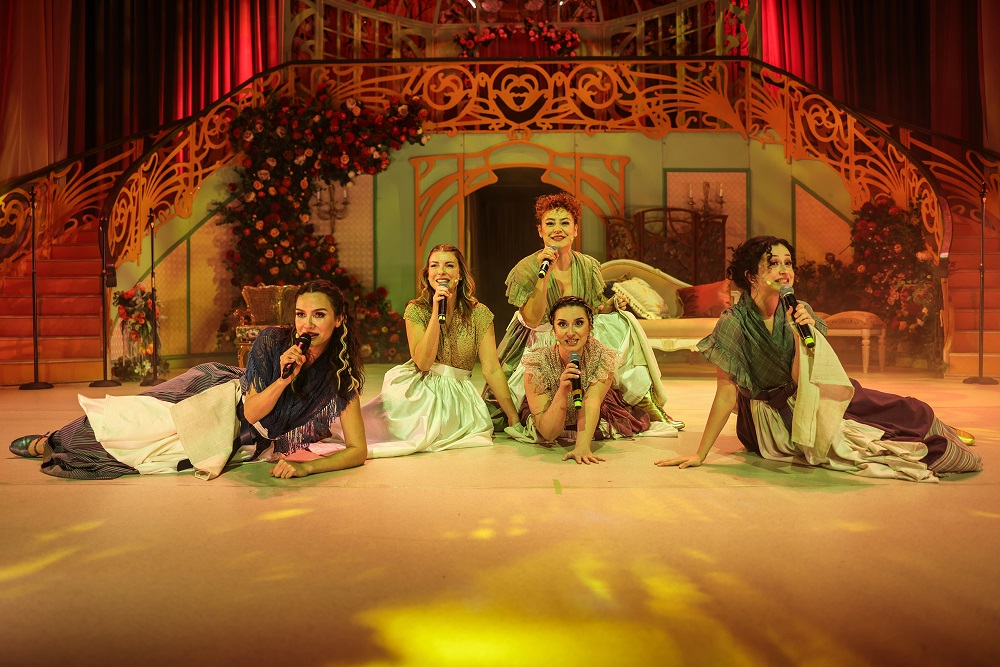 Gurur ve Önyargı (gibi bir şey) Tiyatro Oyunu 9 Aralık’ta Atatürk Kültür Merkezi’nde