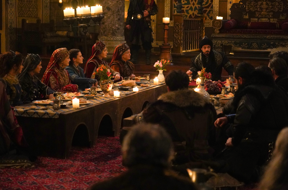 atv ekranlarının ilgiyle takip edilen dizisi Kuruluş Orhan, yayınlanan son bölümüyle izleyicilerine veda etti. Diriliş Ertuğrul ile başlayan, Kuruluş Osman ile devam eden ve Kuruluş Orhan ile tamamlanan 12 yıllık büyük yolculuk, toplam 370 bölüm boyunca milyonları ekran başına topladı.