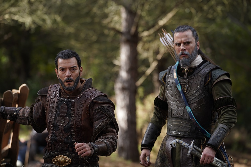 Kuruluş Orhan 4. Bölüm, atv ekranlarında Çarşamba akşamı saat 20.00’de izleyiciyle buluşacak ve heyecanı zirveye taşıyacak. Bozdağ Film imzalı dizi, yayınlanan tanıtımlarıyla sosyal medyada büyük yankı uyandırarak gündeme damgasını vurdu.