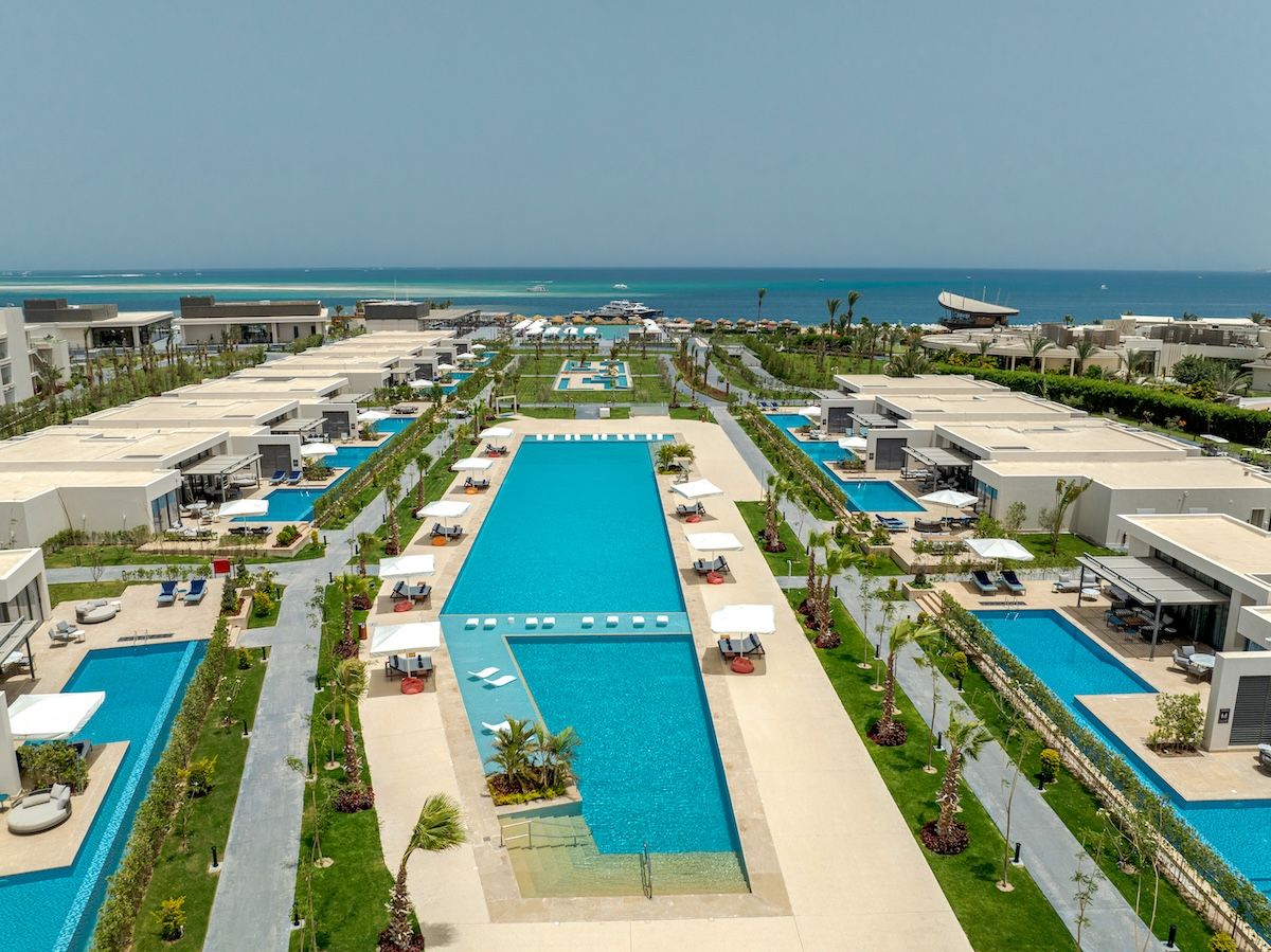 Hurghada’daki ilk oteli olan, Rixos Premium Magawish Suites & Villas’ın hemen yanında konumlanan tesis, Rixos’un uluslararası ölçekte tanınan “Ultra Her Şey Dahil” deneyimini modern mimari, güçlü gastronomi seçenekleri, sosyal yaşam alanları ve kapsamlı resort hizmetleriyle bir araya getiriyor.