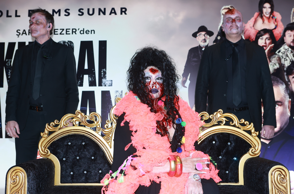 Efsane filme efsane gala!  ”Korkmayı değil gülmeyi vaat ediyoruz”